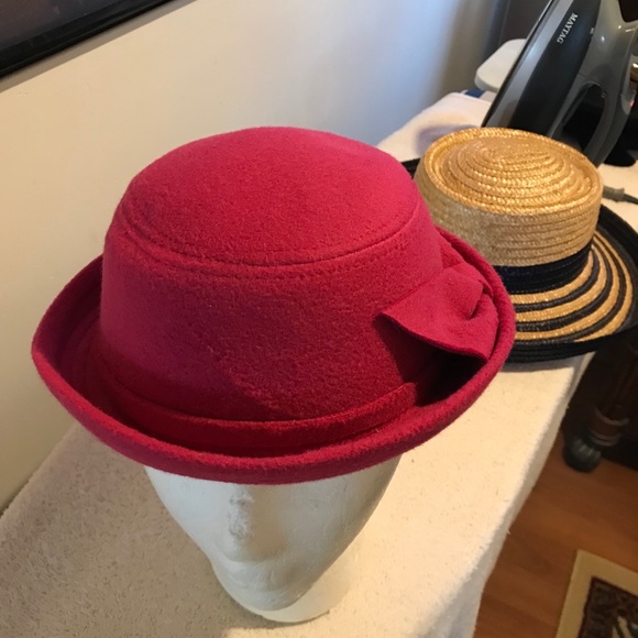 Wool pink hat for little girl - Picture 2 of 3